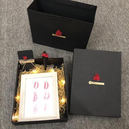 创意唇印相框礼盒